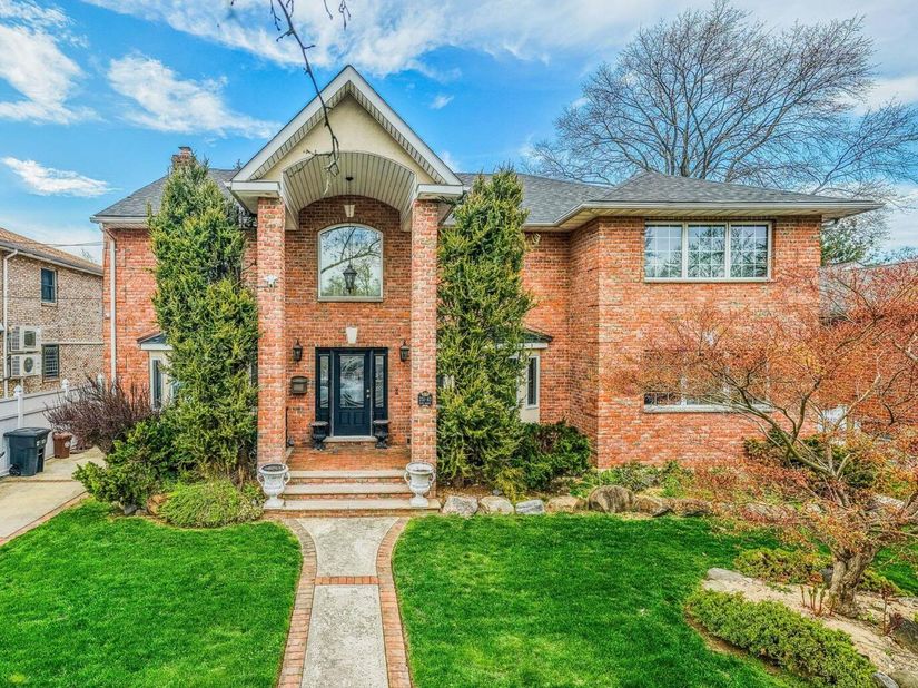251-43 57th Avenue, Little Neck NY 11362
