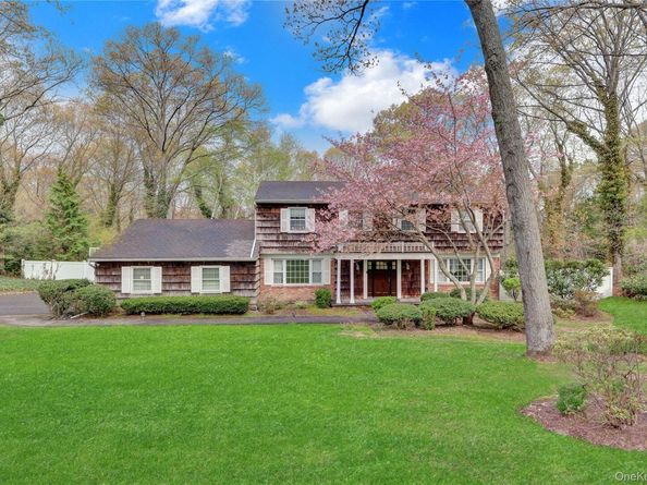 34 Hemingway Drive, Dix Hills NY 11746