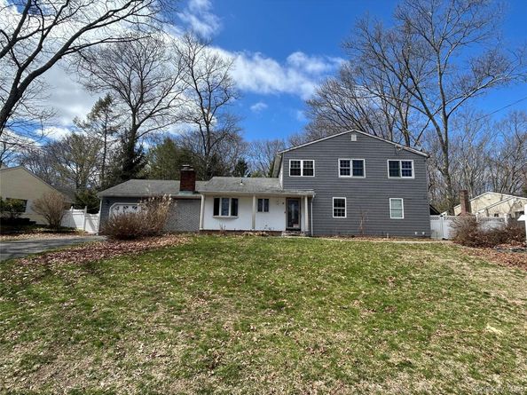 8 Mahogany Road, Rocky Point NY 11778