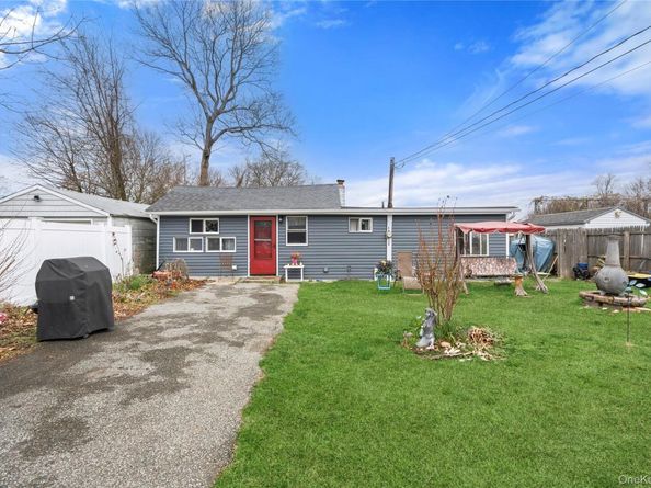 57 Sutton Court, West Islip NY 11795
