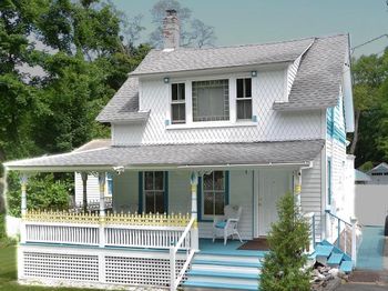 387 North Country Road