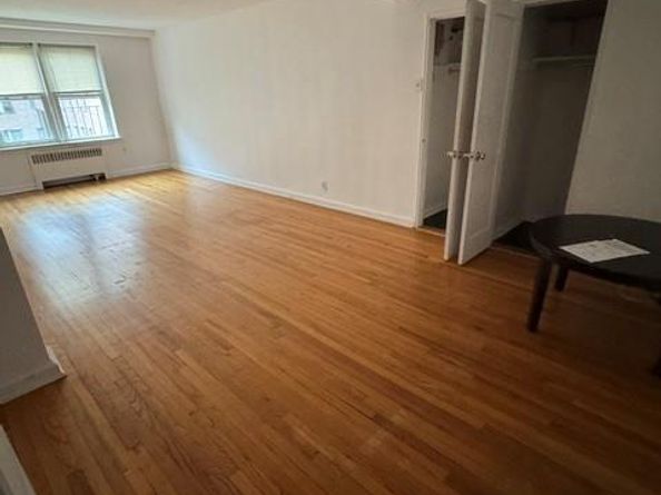 2090 Barnes Avenue 4D, Bronx NY 10462