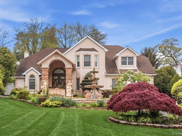 21 Chauncey Place, Woodbury NY 11797