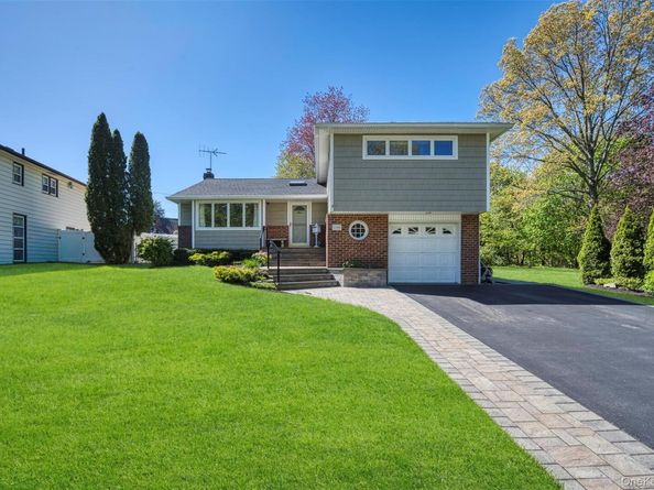 180 Radcliff Drive, East Norwich NY 11732