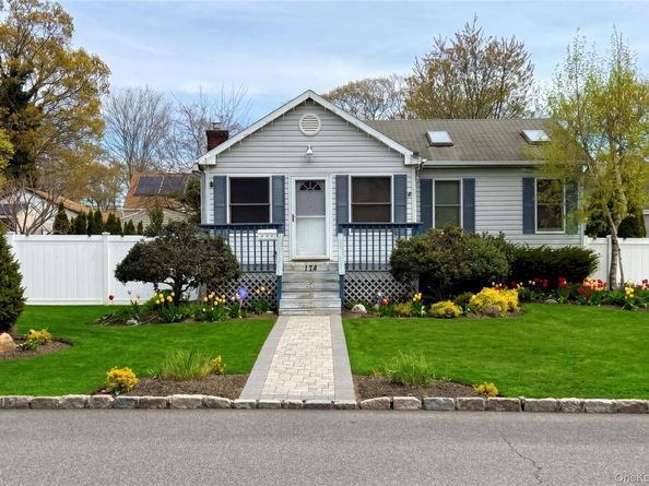 174 Trouville Road, Copiague NY 11726