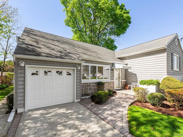 1076 Melissa Lane, North Bellmore NY 11710