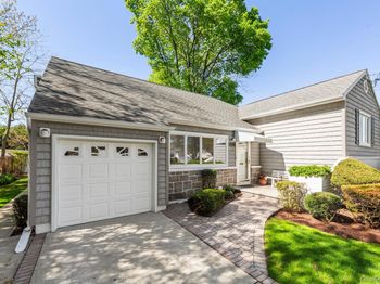 1076 Melissa Lane