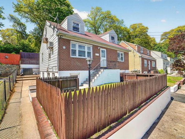15 Halley Street, Yonkers NY 10704