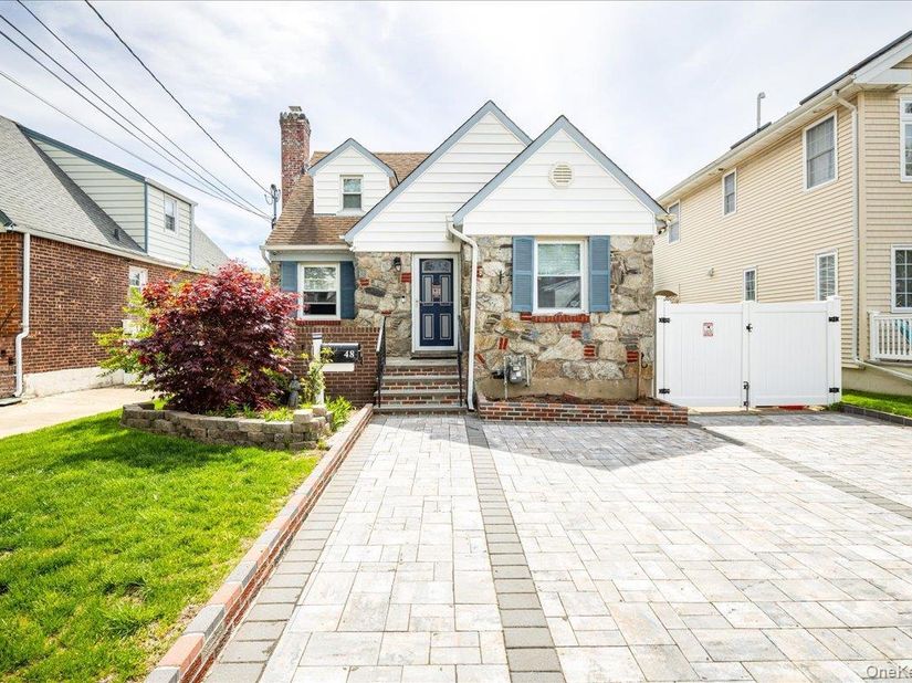 48 Hommell Street, Valley Stream NY 11580