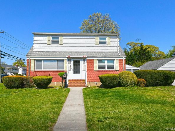 36 Millwood Lane, Merrick NY 11566
