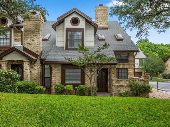 10819 Crown Colony DR 27, Austin TX 78747