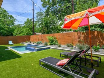 4804 Gladeview