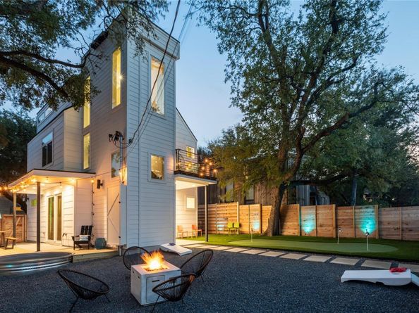 2415 E 10th ST, Austin TX 78702