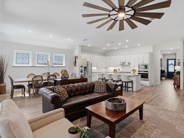 112 Mountain Lion RD, Georgetown TX 78628