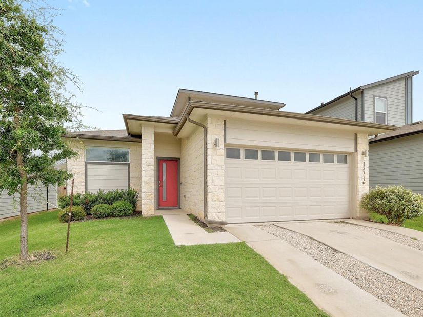 13716 Zuhause DR, Pflugerville TX 78660