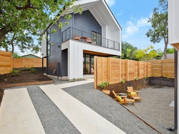 2919 E 13th ST 2, Austin TX 78702