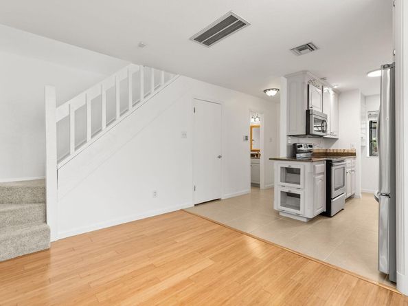 7122 Wood Hollow DR 71, Austin TX 78731