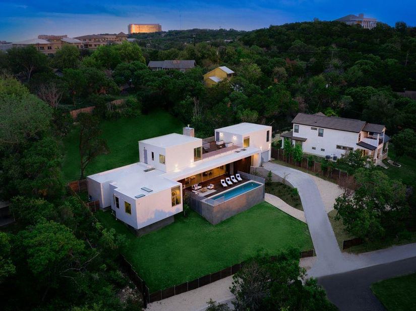 7120 Clifton LN, Austin TX 78746