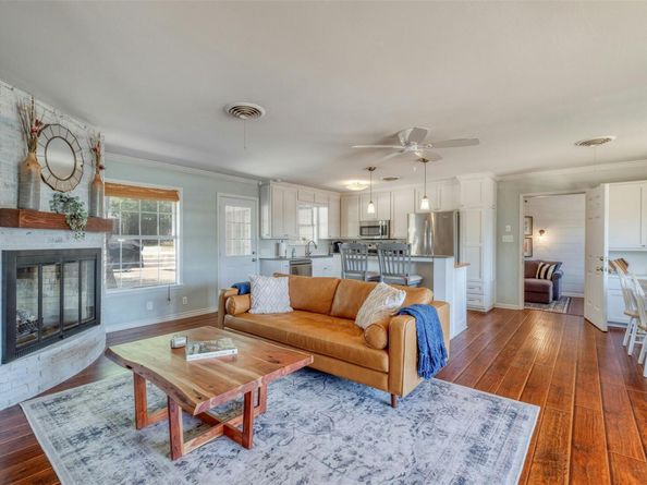 1208 Country Club RD, Georgetown TX 78628