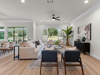 111 Golf View DR