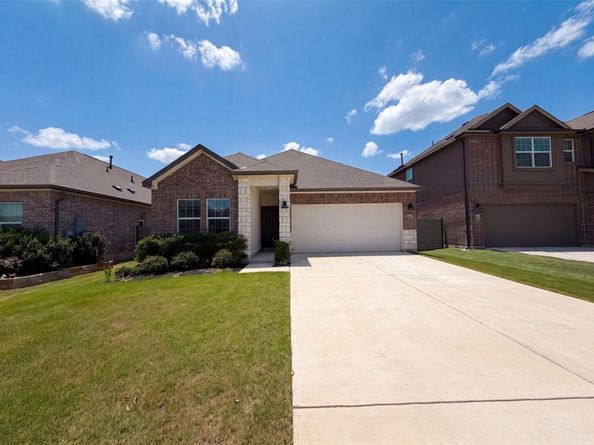 424 Wolf Springs RD, Georgetown TX 78628