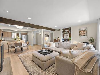 1304 Mariposa DR