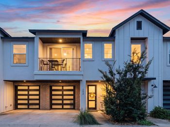 12001 Vista Parke DR