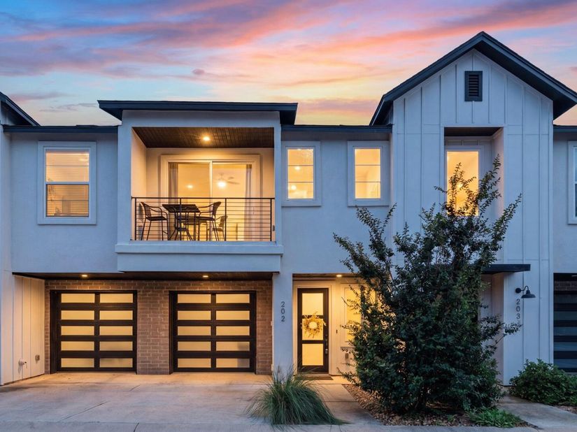 12001 Vista Parke DR 202, Austin TX 78726