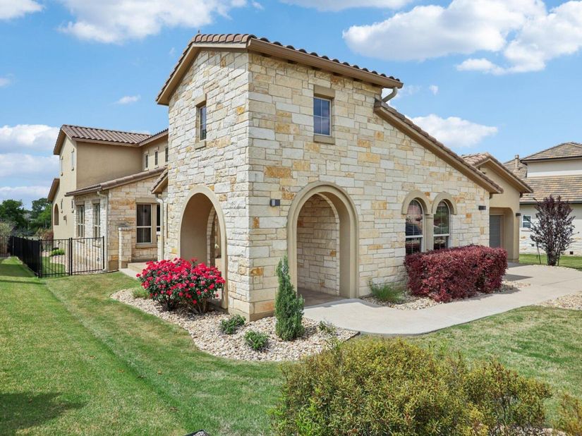 109 Charmstone LN, Georgetown TX 78628