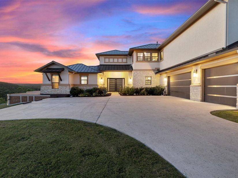 713 Laughing Dog CT, Leander TX 78641