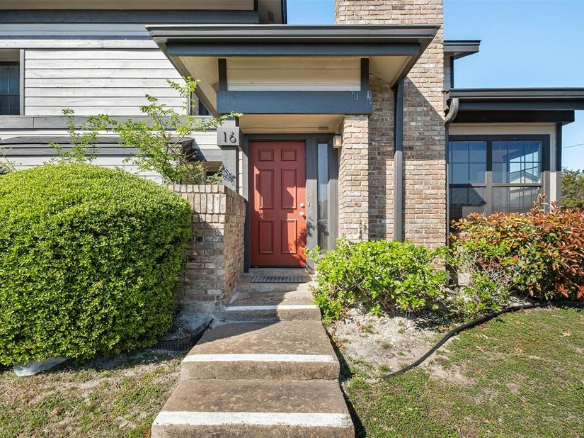 1748 Ohlen RD 16, Austin TX 78757