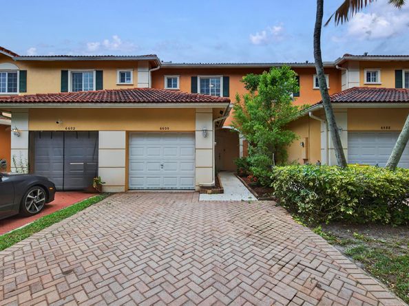 6600 Catalina Lane, Tamarac FL 33321