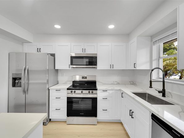 6200 NW 44th St 106, Lauderhill FL 33319