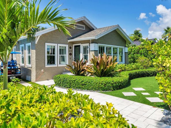 216 Lakeland Drive, West Palm Beach FL 33405