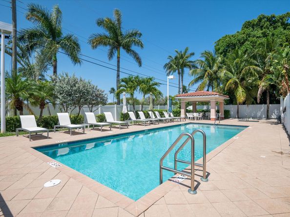 2325 SE 5th St, Pompano Beach FL 33062