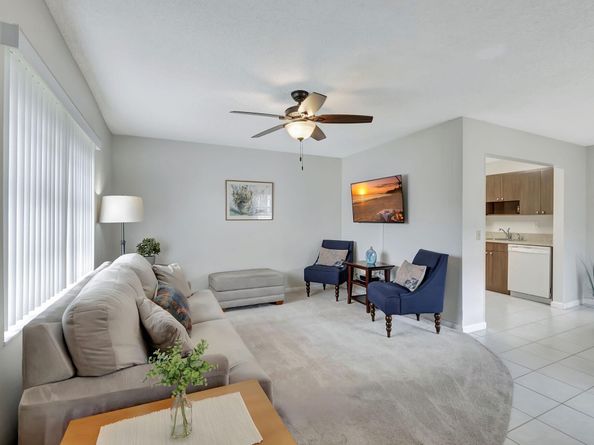 479 Burgundy J, Delray Beach FL 33484