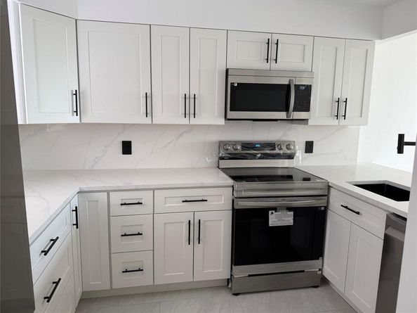 112 Royal Park Drive 4b, Oakland Park FL 33309