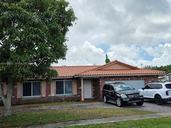 5240 SW 10th Court