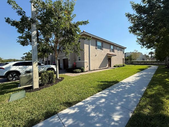 6794 Broadwater Lane Lane, Lake Worth FL 33467