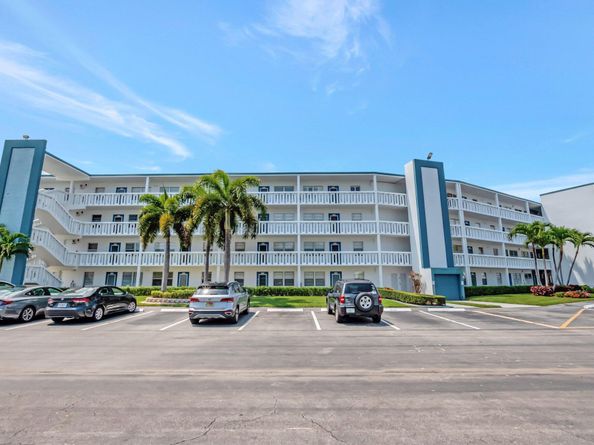 1080 Exeter E, Boca Raton FL 33434