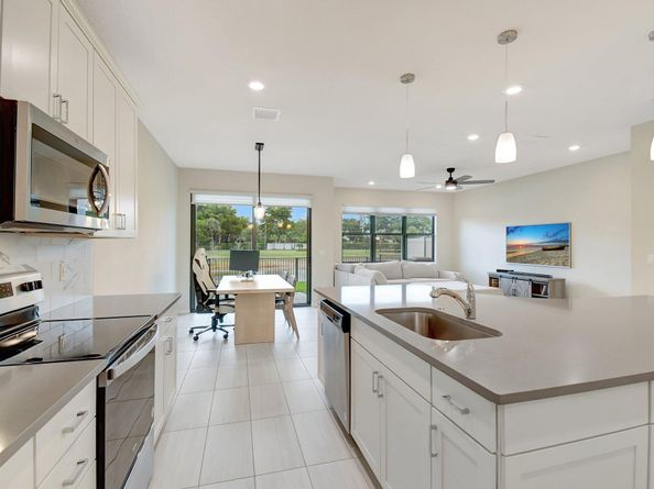 2138 S Appleton Cir Circle S, Oakland Park FL 33309