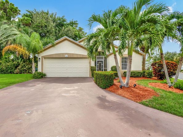 328 Hammocks Trail, Greenacres FL 33413