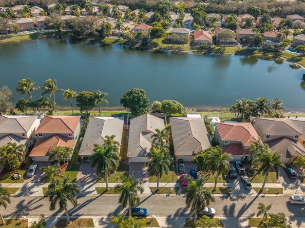 3800 Woodfield Drive, Coconut Creek FL 33073