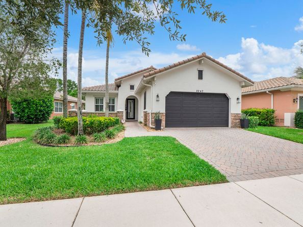 8240 NW 120th Way, Parkland FL 33076
