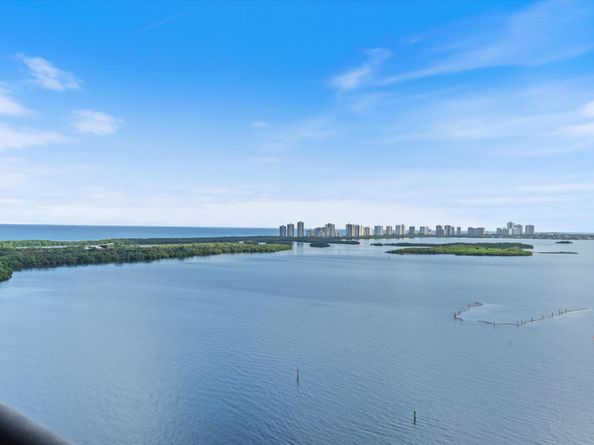 100 Lakeshore Drive 1955, North Palm Beach FL 33408
