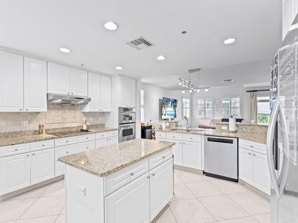 305 E Ocean Avenue Th7, Lantana FL 33462