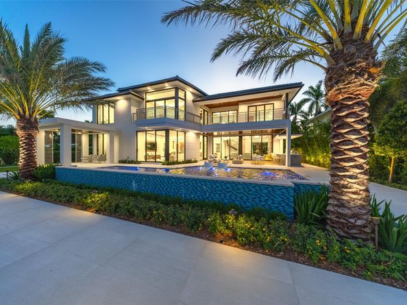 24 Fiesta Way, Fort Lauderdale FL 33301