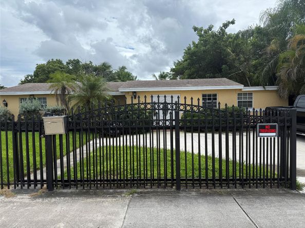 1270 NW 111th St, Miami FL 33167