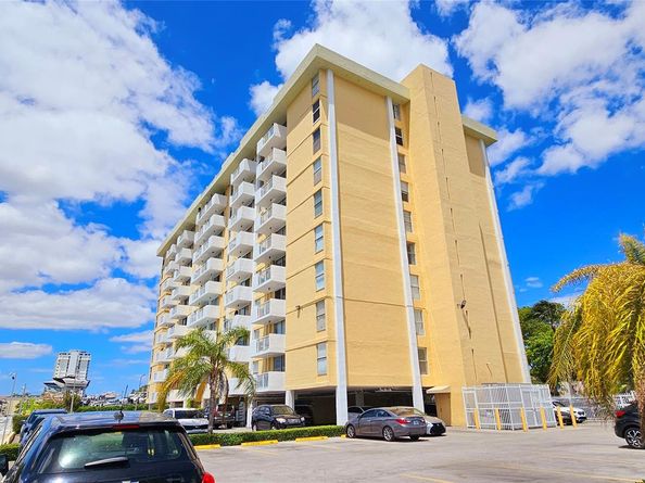 2000 NE 135th Street 605, North Miami FL 33181