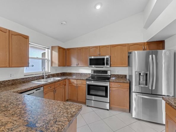 2705 Pointe Circle, Greenacres FL 33413